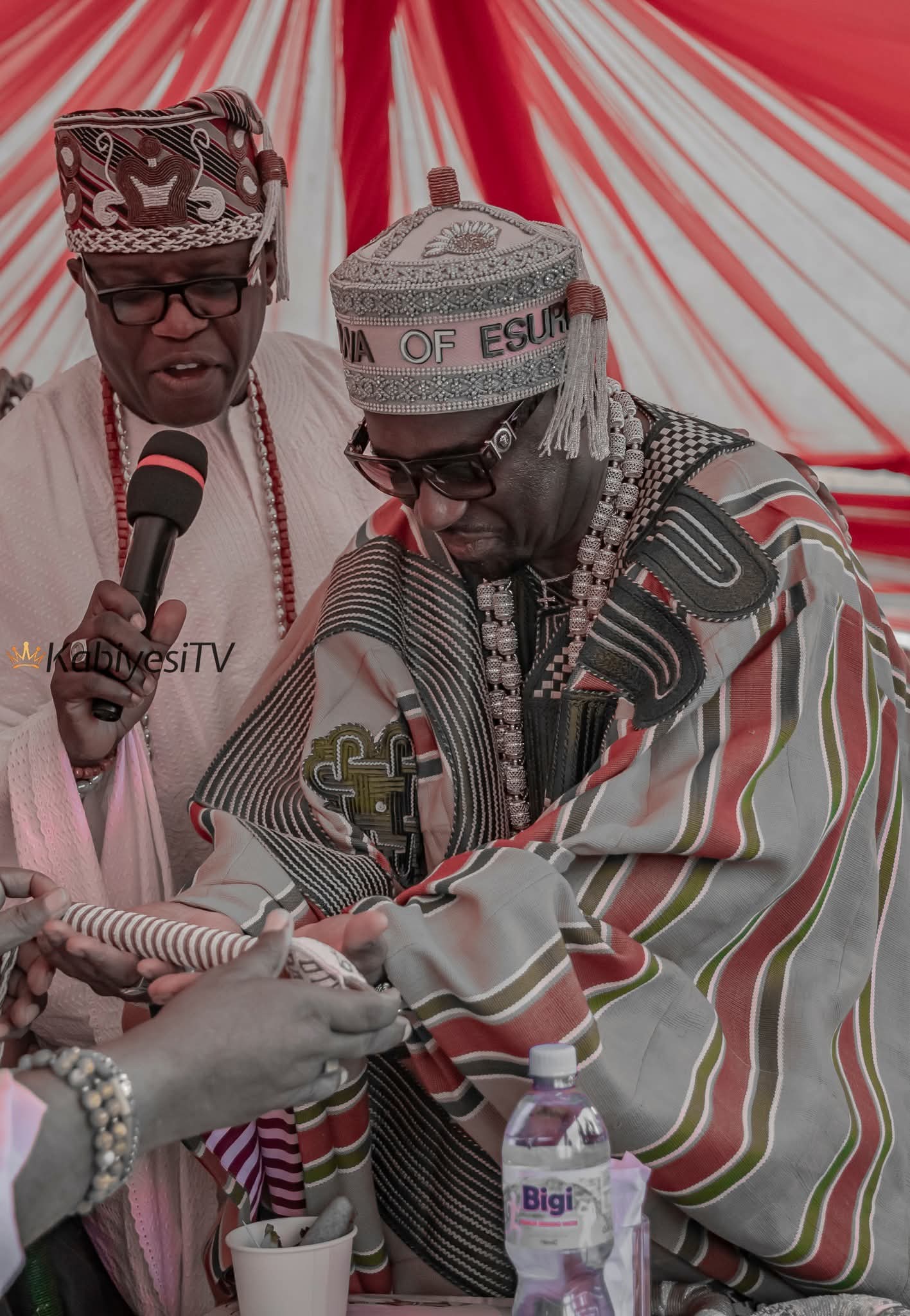 ROYAL SPLENDOUR AS OBA KASALI MARKS 5TH CORONATION ANNIVERSARY, HONOURS DR OLUYEMI BADERO WITH OTUNBA BOBAGUNWA TITLE